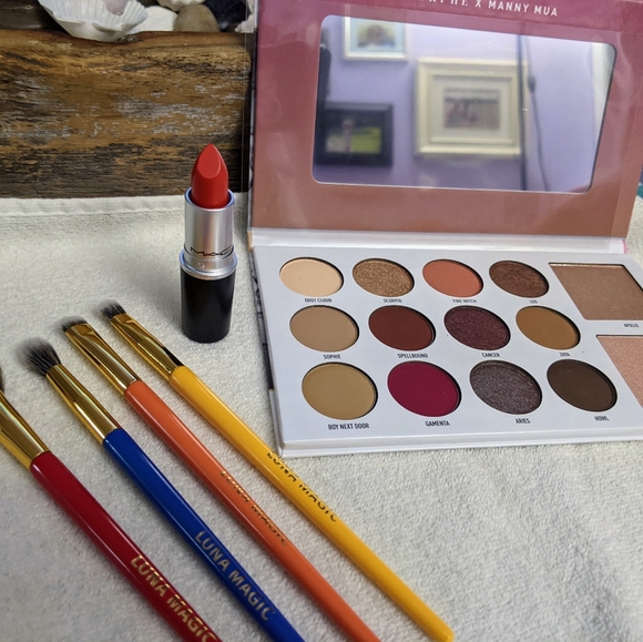 Eyeshadow, Lipstick, Brush Bundle - Picture 3 of 4